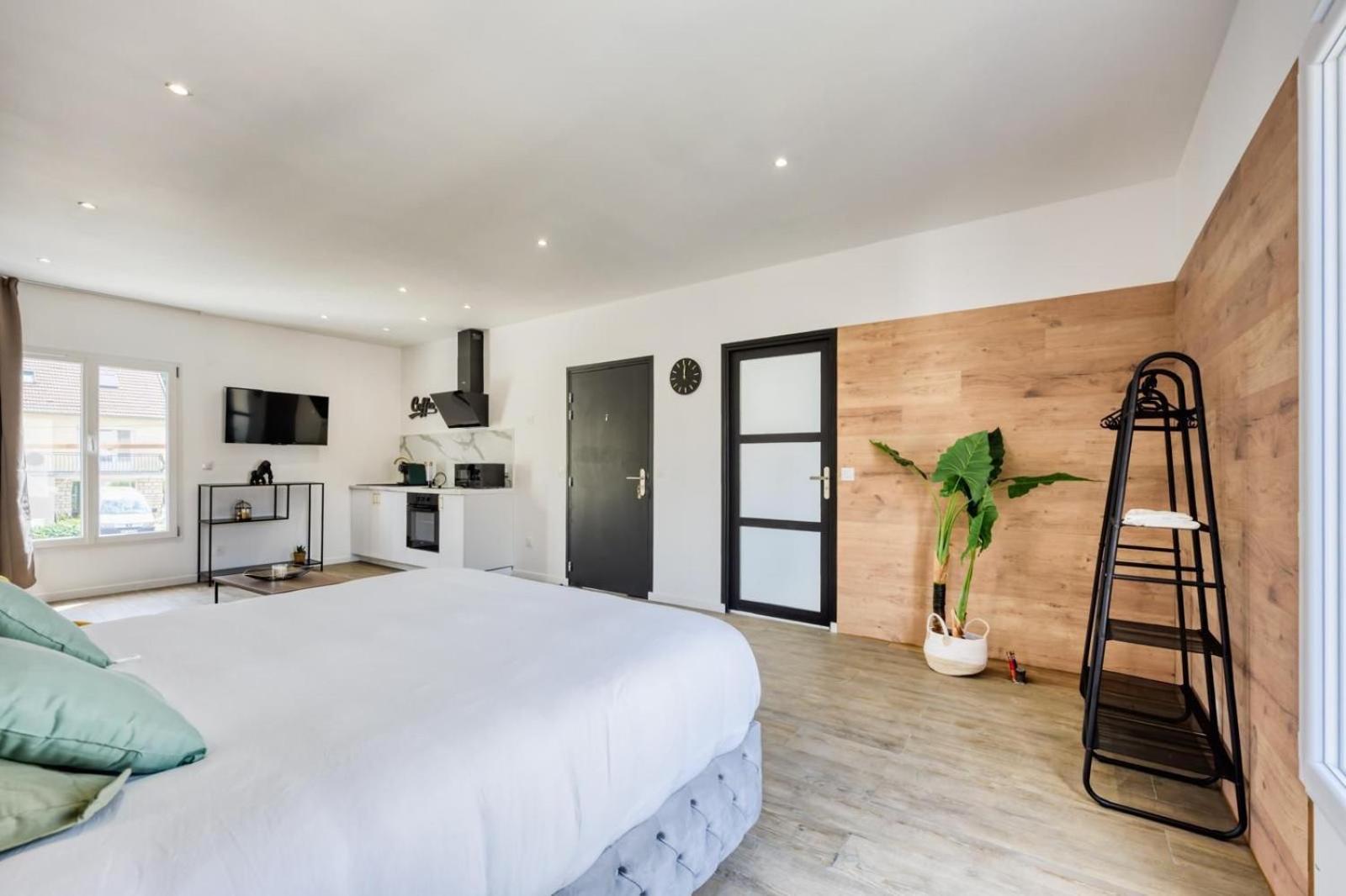 Studio 1 Coubron Luaran gambar