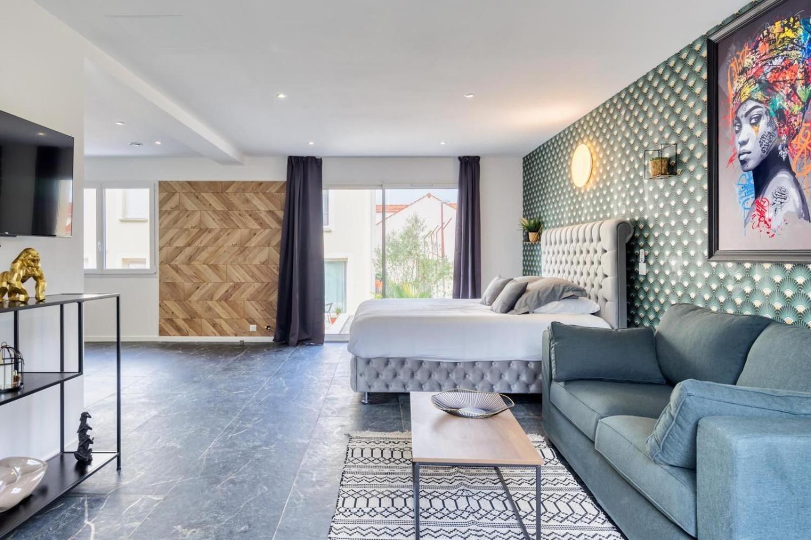 Studio 1 Coubron Luaran gambar