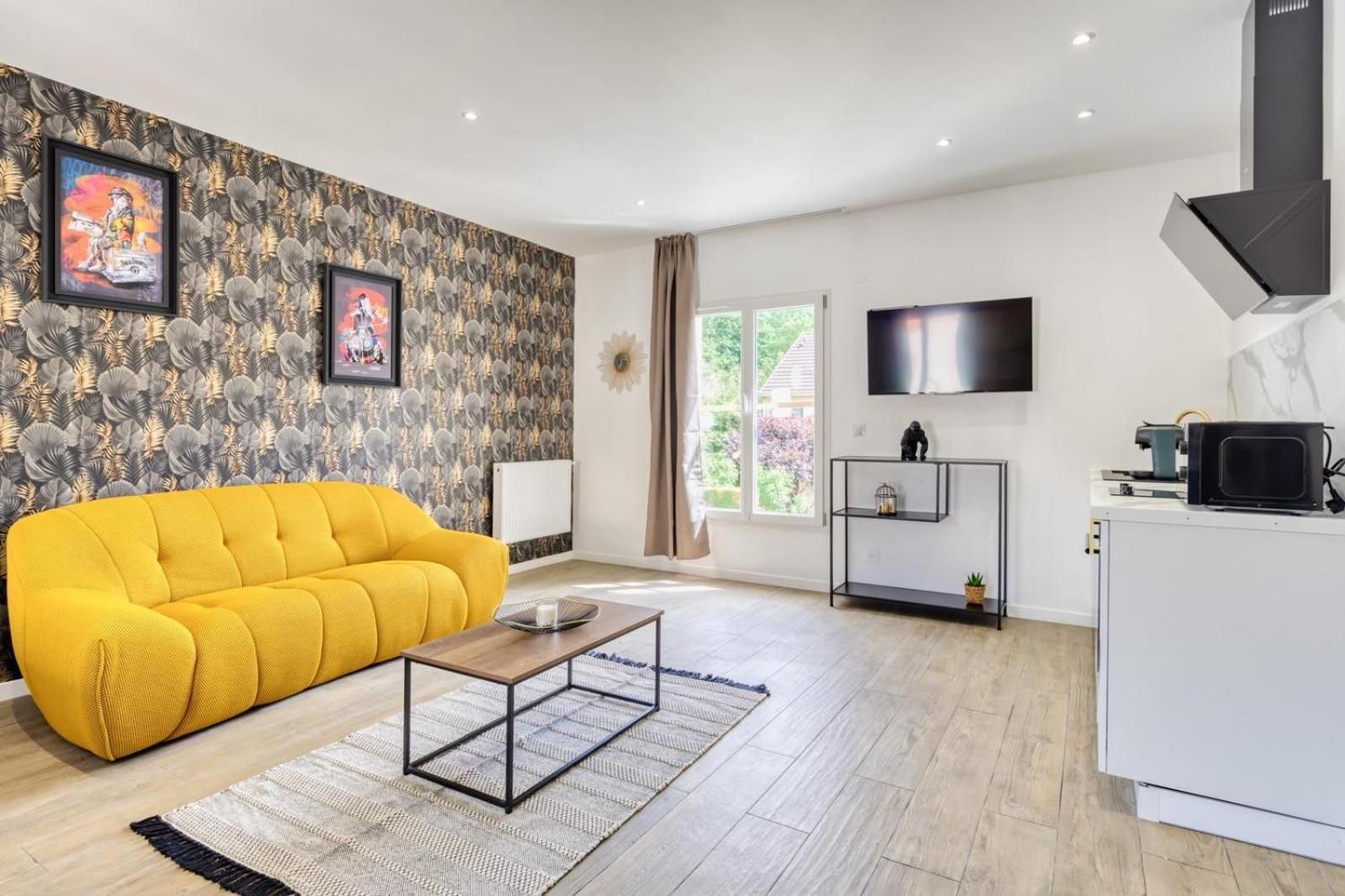 Studio 1 Coubron Luaran gambar